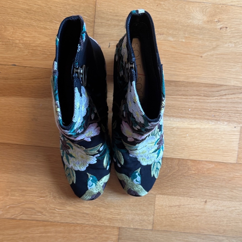 Sole Society Black Floral Embroidered Ankle Boots Pink Yellow Green - Picture 5 of 7